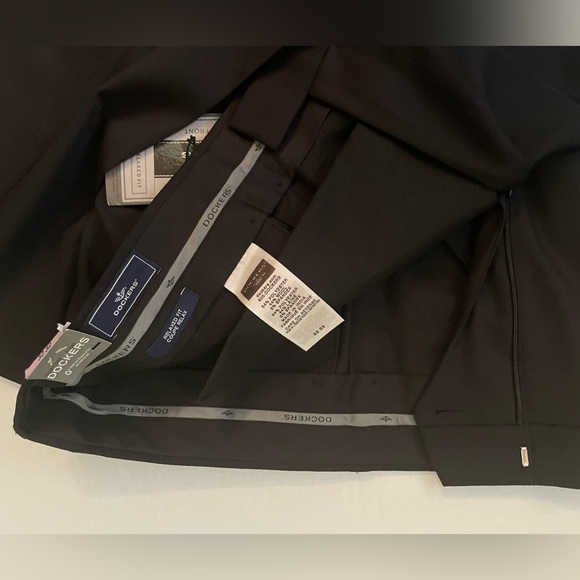 Dockers Dress Pants 32x32 Black Colour - Picture 2 of 5